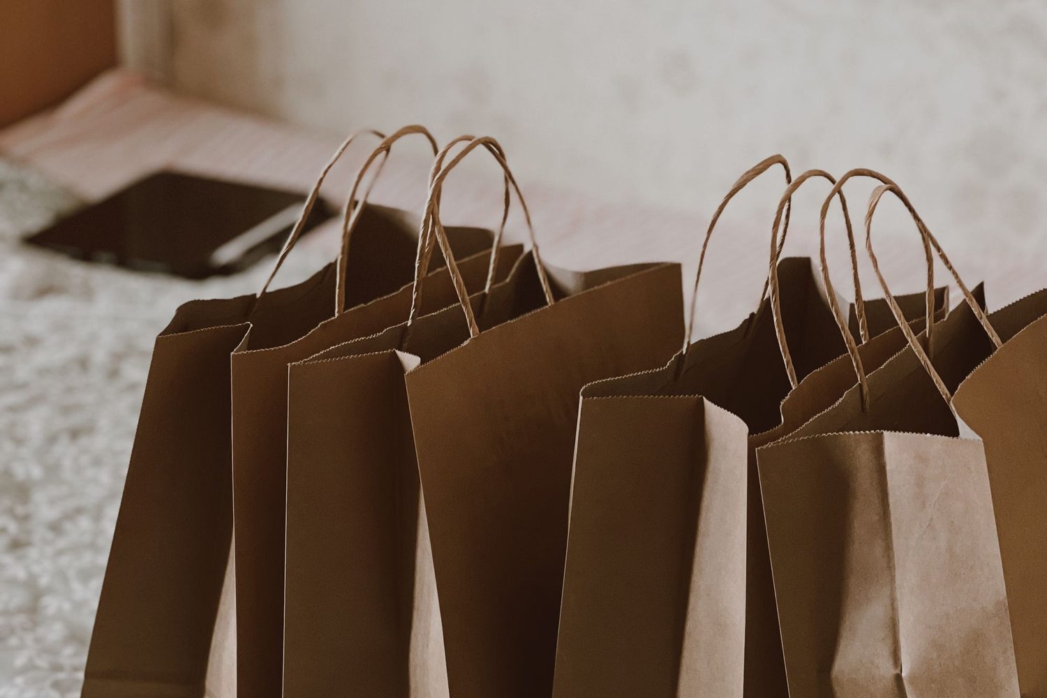 Boîtes, sacs kraft et étiquettes personnalisés